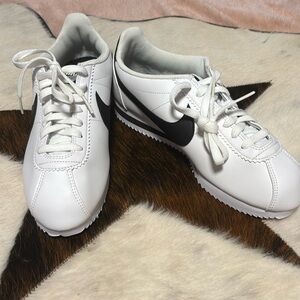Nike Cortez size 8